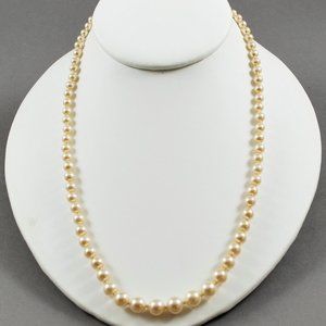 1985 Avon Graduated Pearlessence Faux Pearl Necklace w/ Box